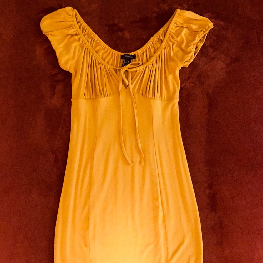 yellow/orange dress
